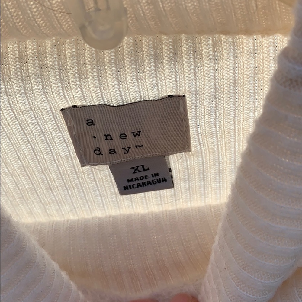 Turtle neck sweater - Picture 2 of 3